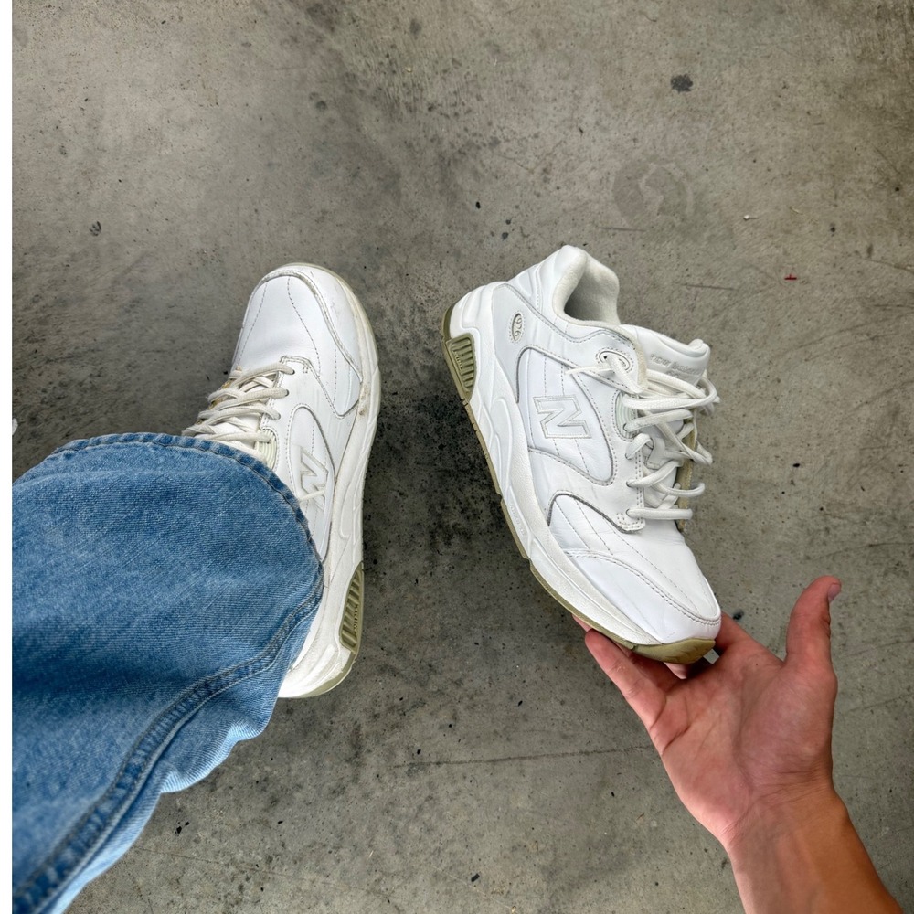 New Balance 926 Mens 9 White Leather Walking Shoes Low Top Sneakers MW926WT